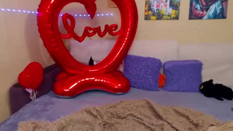 Snapshot of juliasane_ chatting on 02.14.25 Jul online show from 02.14.25