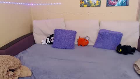 Snapshot of juliasane_ chatting on 02.16.25 Jul online show from 02.16.25