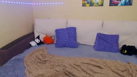 Snapshot of juliasane_ chatting on 02.19.25 Jul online show from 02.19.25