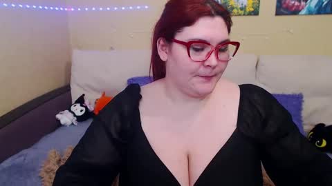 Snapshot of juliasane_ chatting on 02.19.25 Jul online show from 02.19.25