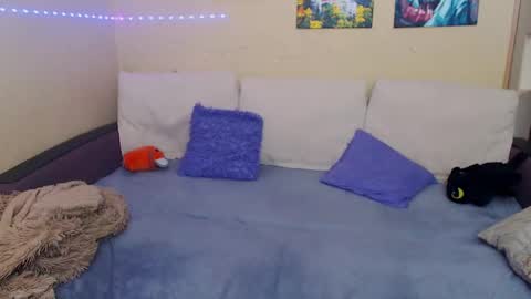 Snapshot of juliasane_ chatting on 02.25.25 Jul online show from 02.25.25