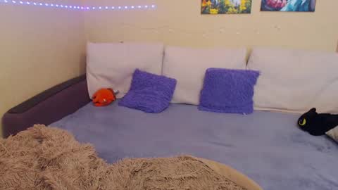 Snapshot of juliasane_ chatting on 02.27.25 Jul online show from 02.27.25