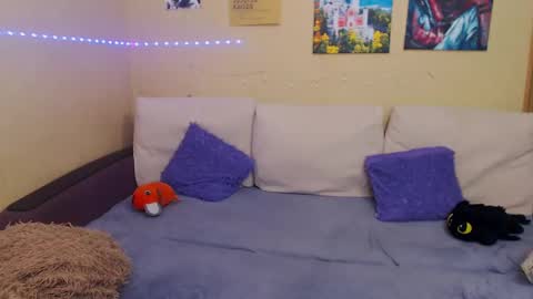 Snapshot of juliasane_ chatting on 03.03.25 Jul online show from 03.03.25