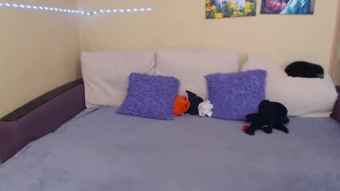 Snapshot of juliasane_ chatting on 09.09.25 Jul online show from 09.09.25