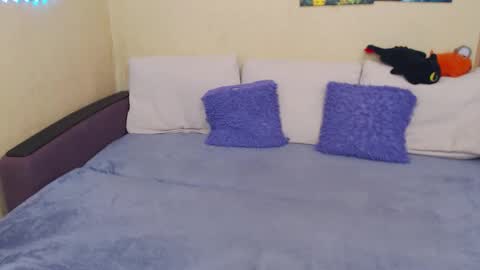 Snapshot of juliasane_ chatting on 10.13.25 Jul online show from 10.13.25