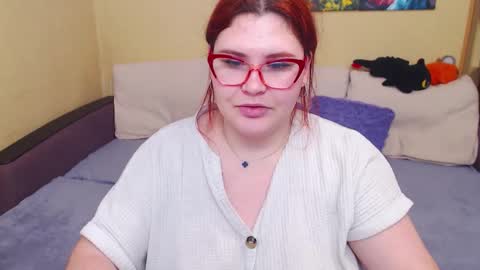 Snapshot of juliasane_ chatting on 10.20.25 Jul online show from 10.20.25