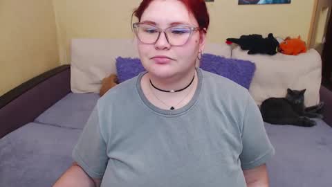 Snapshot of juliasane_ chatting on 11.03.25 Jul online show from 11.03.25