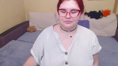 Snapshot of juliasane_ chatting on 11.10.25 Jul online show from 11.10.25