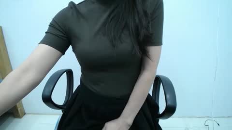 julie9x online show from 11.22.25