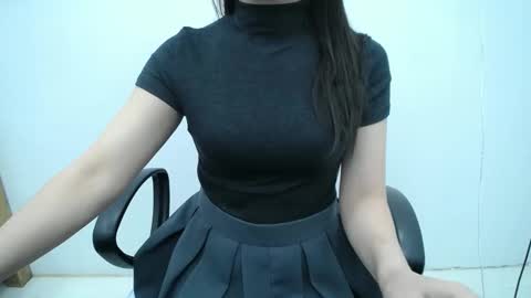 julie9x online show from 11.24.25