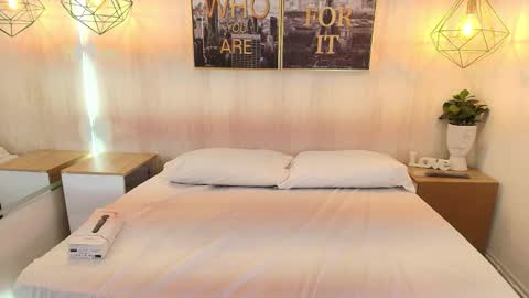 julie coper online show from 10.08.25