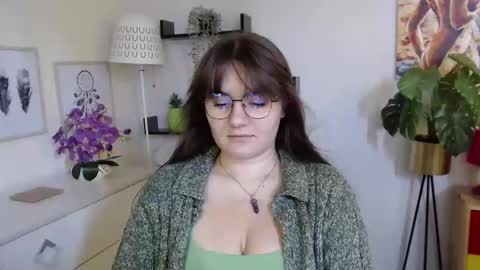 Julie online show from 09.10.25