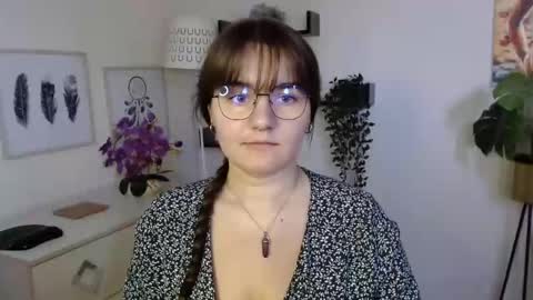 Julie online show from 09.19.25