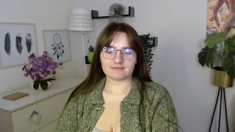 Julie online show from 10.08.25