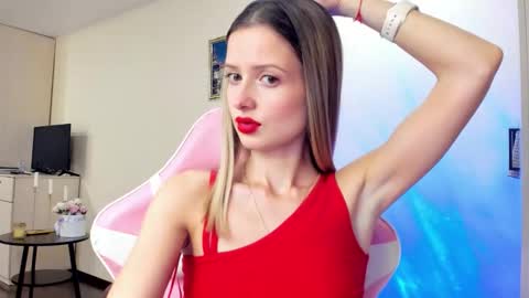 Julie online show from 10.05.25