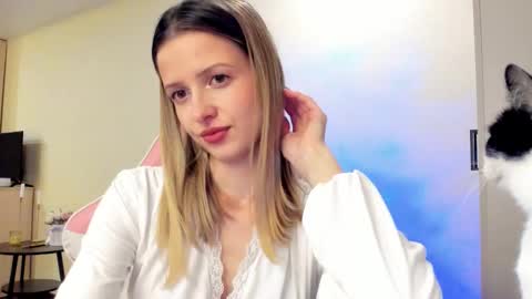 Julie online show from 10.18.25