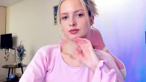 Julie online show from 11.04.25