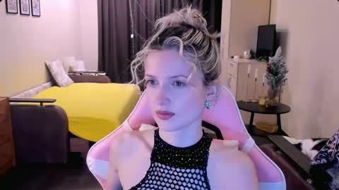 Julie online show from 11.13.25