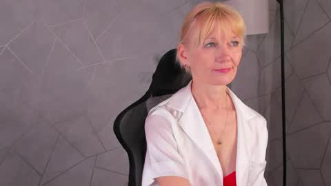 Snapshot of julie_lucasss chatting on 05.16.26 Julie Lucasss online show from 05.16.26
