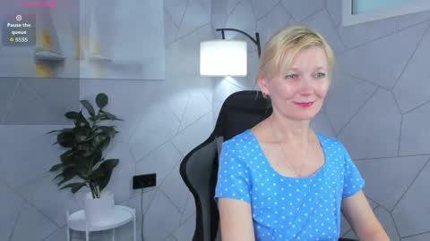 Snapshot of julie_lucasss chatting on 06.03.26 Julie Lucasss online show from 06.03.26