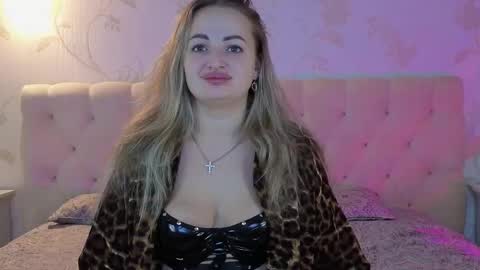 JulieDevis online show from 10.30.25