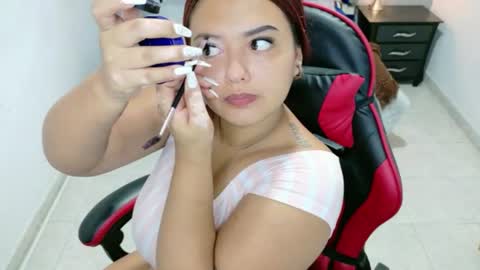 Snapshot of julieeta_castillo chatting on 06.21.26 julieta online show from 06.21.26