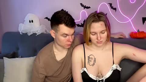 Snapshot of julielourens chatting on 11.02.25 Julie and Thomas online show from 11.02.25