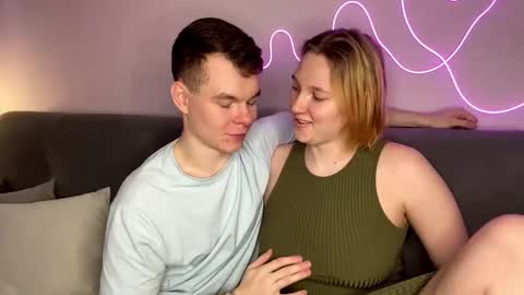 Snapshot of julielourens chatting on 11.09.25 Julie and Thomas online show from 11.09.25