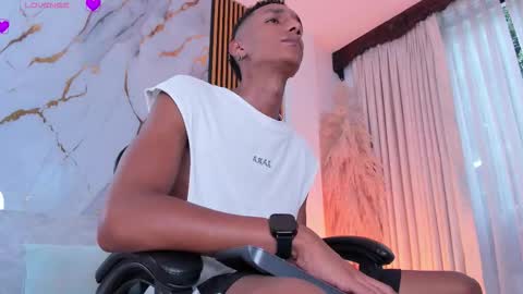 Snapshot of juliensaint_ chatting on 09.10.25 Julien online show from 09.10.25