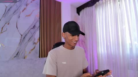 Snapshot of juliensaint_ chatting on 09.14.25 Julien online show from 09.14.25