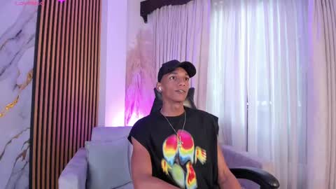 Snapshot of juliensaint_ chatting on 09.18.25 Julien online show from 09.18.25