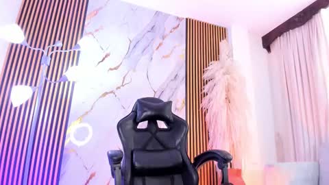 Snapshot of juliensaint_ chatting on 09.25.25 Julien online show from 09.25.25