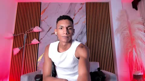 Snapshot of juliensaint_ chatting on 10.02.25 Julien online show from 10.02.25