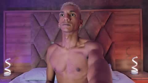 Snapshot of juliensaint_ chatting on 10.16.25 Julien online show from 10.16.25