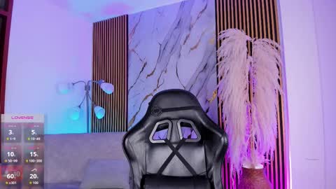 Snapshot of juliensaint_ chatting on 11.01.25 Julien online show from 11.01.25