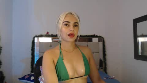 julieta__fox_ online show from 12.24.24