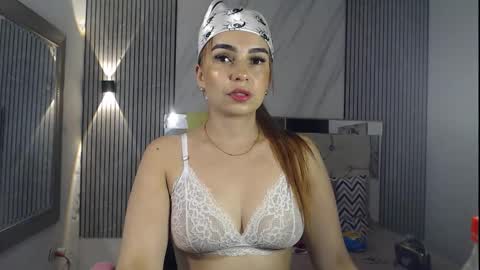 julieta__fox_ online show from 09.11.25