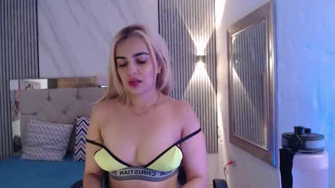 julieta__fox_ online show from 03.20.26