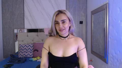 julieta__fox_ online show from 04.21.26