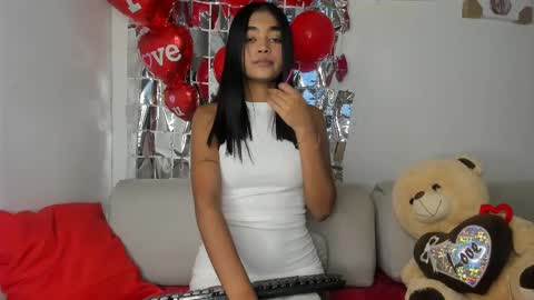 Juli online show from 02.14.25