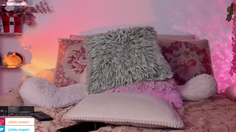 Juli  online show from 01.22.25