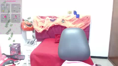 Snapshot of julieta_curvy69 chatting on 10.07.25 julieta_curvy69 online show from 10.07.25