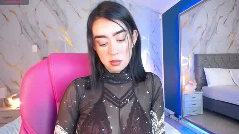 Snapshot of julieta_de_los_angeles chatting on 01.11.25 Julieta online show from 01.11.25