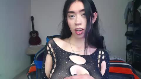 Snapshot of julieta_de_los_angeles chatting on 10.14.25 Julieta online show from 10.14.25