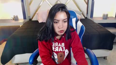Snapshot of julieta_fn chatting on 07.18.26 julieta_fn online show from 07.18.26