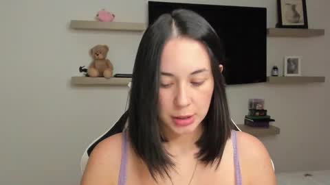 Snapshot of julieta_harris_1 chatting on 10.19.25 JULIETA HARRIS online show from 10.19.25