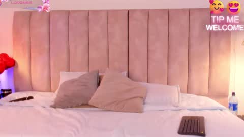 Snapshot of julieta_jane_ chatting on 03.06.25 Julieta online show from 03.06.25