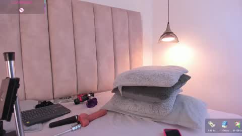 Snapshot of julieta_jane_ chatting on 09.13.25 Julieta online show from 09.13.25