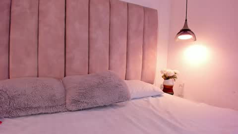 Snapshot of julieta_jane_ chatting on 10.14.25 Julieta online show from 10.14.25