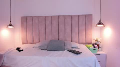 Snapshot of julieta_jane_ chatting on 11.01.25 Julieta online show from 11.01.25